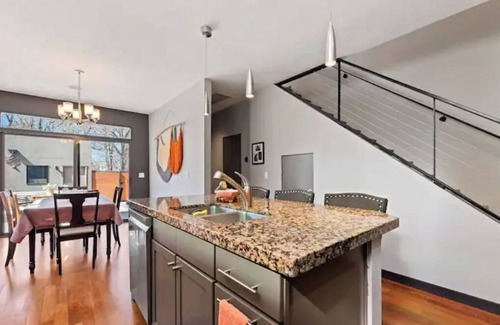 North End House | Lux Home w/Hot Tub+Fire Pit steps from Hyde Park
