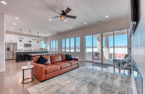 Kanab House | Lux Kanab Home with Pool Hot Tub Pickleball Courts