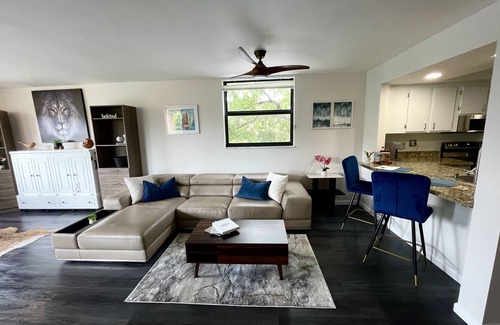 Delray Beach Condo | Lux King Bed Suite, Modern Condo Delray Beach. DRClub - 40% Off Fall & Holidays