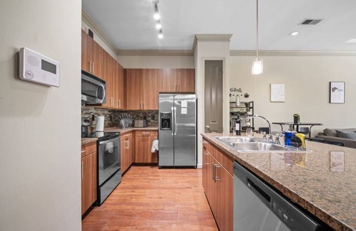 Cumberland Apartment | Lux King Suite | 1 mile to Braves Stadium & Battery