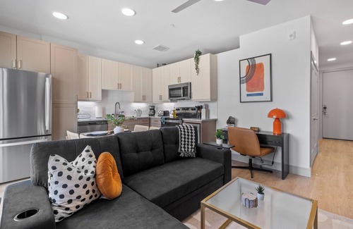 McNeil Apartment | Lux King Suite | Gym | Pool | AC | Domain Mall