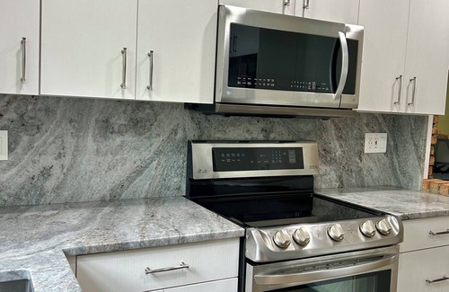 Lake Worth House | Lux Life - Pool, Sauna, Chill Vibes - Walk to the water & downtown!