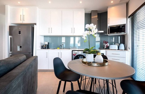 Umhlanga Apartment | Lux Oceans 2 Bedroom Apartment in Umhlanga