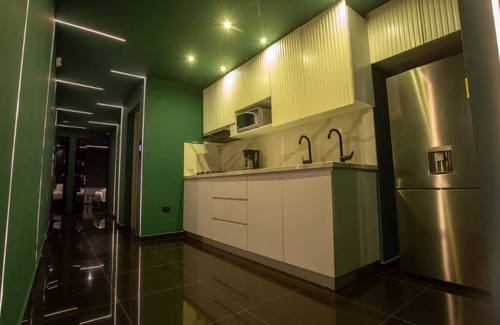 Zona Rosa House | Lux Parque lleras 6brPrivatepool