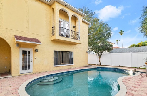 Davis Islands Villa | ★ Lux Pool Mansion with GOLF CARTS | KING BEDS |★