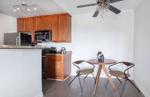 Torrance Apartment | Lux Torrance 1BR w/Roofdeck, Tennis, near Shopping, Beach by Blueground