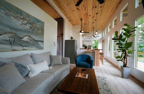 Locustville Cottage | Luxe 2BR Cabin with Deck and Creek View - Working Farm