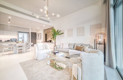 Dubai Marina Apartment | Luxe 2BR Marina Retreat | Emaar Beachfront