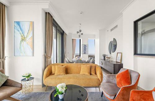 Downtown Dubai Apartment | Luxe 3BR Retreat, Balcony Burj & Fountain Views, Prime Downtown Stay
