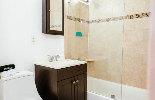 West Hollywood House | Luxe 4 BR Heated Pool - Hardrock - Stadium - Beach