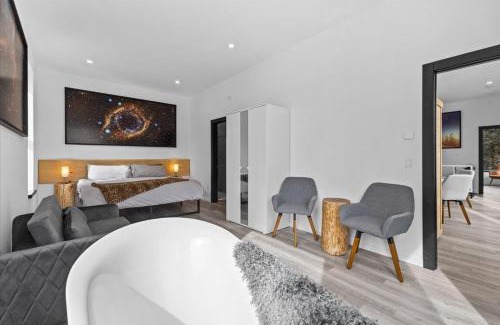 Moscow House | Luxe 4BR with Infrared Saun, Near Slopes and Downtown