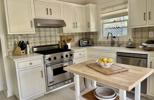 Lower Riviera House | Luxe Bungalow in the Haven-Wonderful Location Quiet/Serene