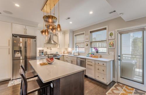 Trinidad Apartment | Luxe City Retreat Roof Deck Getaway