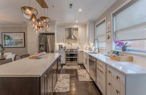 Trinidad Apartment | Luxe City Retreat Roof Deck Getaway