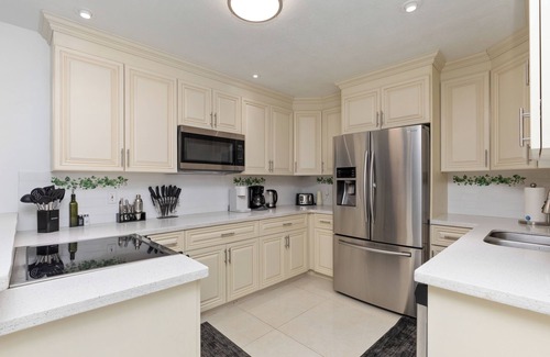 Pompano Beach House | Luxe Coastal Escape King BD Heated pool WaterFront