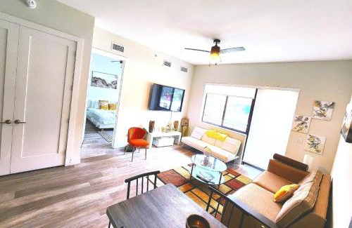 West Palm Beach Apartment | Luxe & cozy 3Beds,2rooms,EV Gym Near Beaches&Downtown WPB