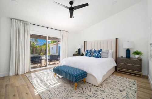 Desert Club Estates House | Luxe Designer Home, Pool/ Spa, Pool Table, eBikes, EV Charger, min 30 night stay