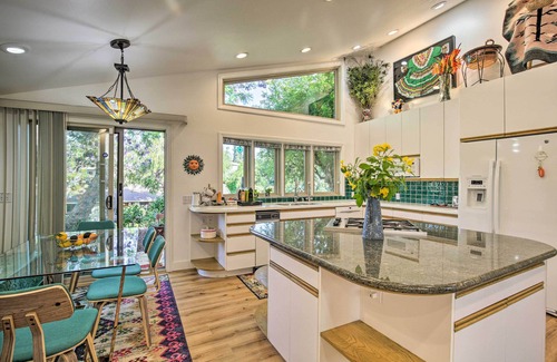 Mount Helix Villa | Luxe El Cajon Oasis w/Pool, Fire Pit & Pavilion