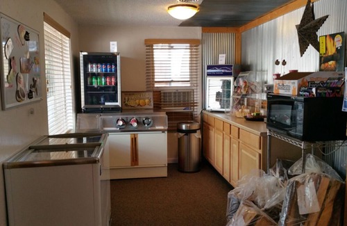 Canon City House | Luxe Glamping Dome Queen Bed Deck Views Near Royal Gorge Bridge & Park