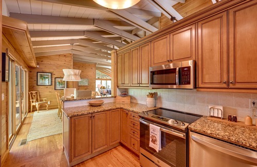 Glenville Cabin | Luxe Glenville Cabin w/Porch & BBQ ~ 5 Mi to Lake