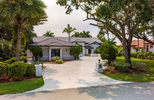 Plantation Villa | Luxe Gorgeous 7BR Home With Game Room/Pool