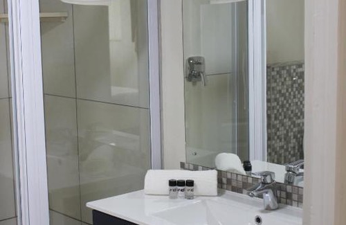 Komani Hotel | Luxe-Molen Boutique Hotel