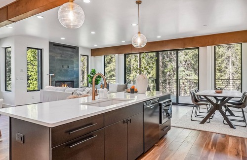 Breckenridge House | Luxe Mountain Getaway | 30+ Day Stays Only