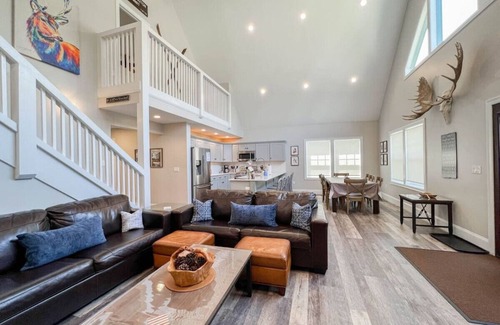 Cranmore Birches Apartment | Luxe Mountain Home | River, Cranmore and Downtown!