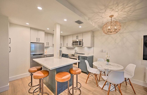 Old Naples Condo | Luxe Naples Escape: Walk to Beach & Downtown!