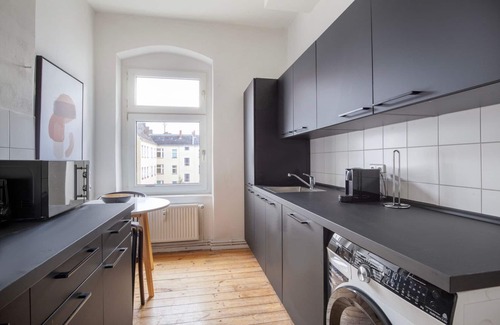 Neukoelln Apartment | Luxe Neuköln Studio, Fully Furnished & Equipped, by Blueground