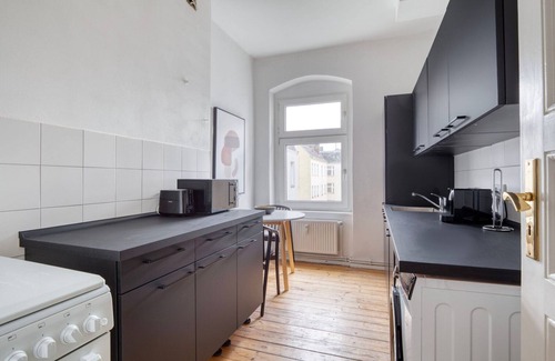 Neukoelln Apartment | Luxe Neuköln Studio, Fully Furnished & Equipped, by Blueground