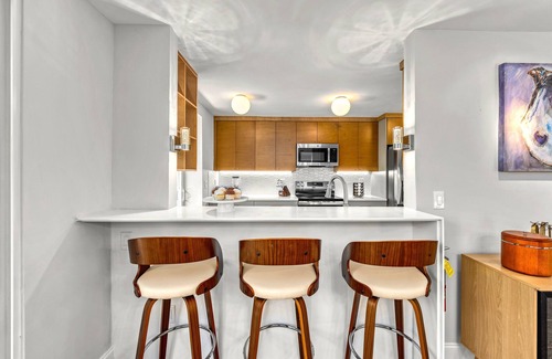 Ringling Estates House | Luxe Oasis | Private Pool, In St Armands Circle, Near Lido Key Beach!