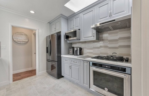 Outer Mission House | LUXE-Remodeled 2BR With City View in SF(Bart/muni)