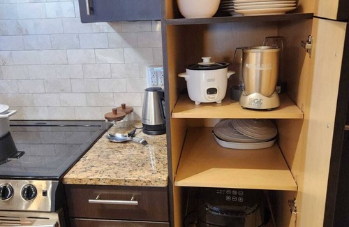 McLean Apartment | Luxe Reserves - 2 BR 2 BA Getaway close to Tysons Corner Mall