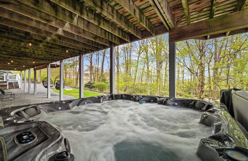 Lake Harmony House | Luxe,Sleeps20,Bar&Lounge,Karaoke,HotTub,GameRoom