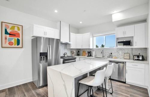 Historic Filipinotown House | Luxe Townhouse Near Downtown La