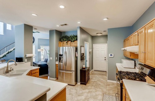 Spring Valley House | Luxe Vegas Oasis - Sleeps 10 - 5 Plush Beds - 15 min from Strip