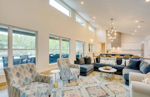 Malakoff House | Luxe Waterfront Home in Malakoff w/Pool!