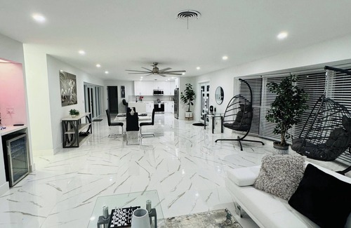 Coral Ridge Isles House | Luxe Waterfront Getaway