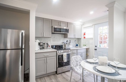 Westlake Apartment | Luxo Stays |Modern Studio| Near SFO, Westlake BART