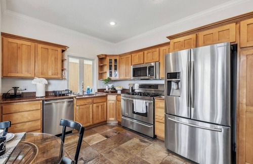 El Granada House | LuxoStays| Beautiful Beach Home w/Games