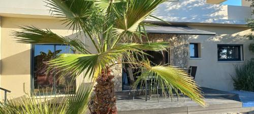 La Roquette-sur-Siagne Apartment | Luxueux appartement dans propriété contemporaine, jardin privatif, piscine