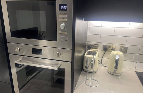 East Acton Apartment | Luxurious 1-Bed Apartment in London