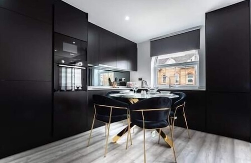 Staines Apartment | Luxurious 1 Bedroom Apartment