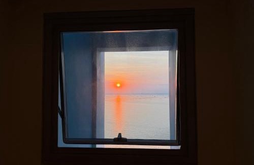 Tambo Apartment | Luxurious 1 Br Facing Manila Bay Sunset Nearby Okada MOA Solaire Ayala Malls