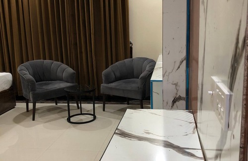 Blue Area House | Luxurious 18-bedroom hotel with WiFi, AC in F-8/4 near Centaurus Mall Islamabad