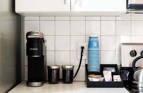 Pflugerville Apartment | Luxurious 1BR Gem – Steps from the Action