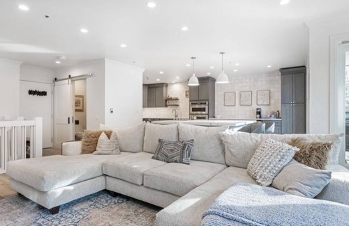 Beaver Creek Condo | Luxurious 2 Bedroom Beaver Creek Chalet - In The Heart of Beaver Creek Village