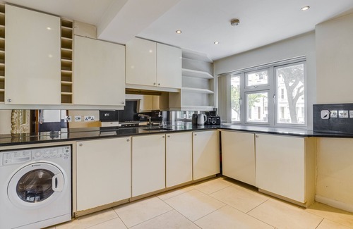Abingdon Apartment | Luxurious 2 bedroom, large flat in Kensington