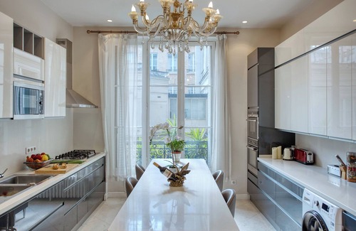 Faubourg-du-Roule Apartment | Luxurious 200m² 5BR Champs Elysées 1min - Rare Gem